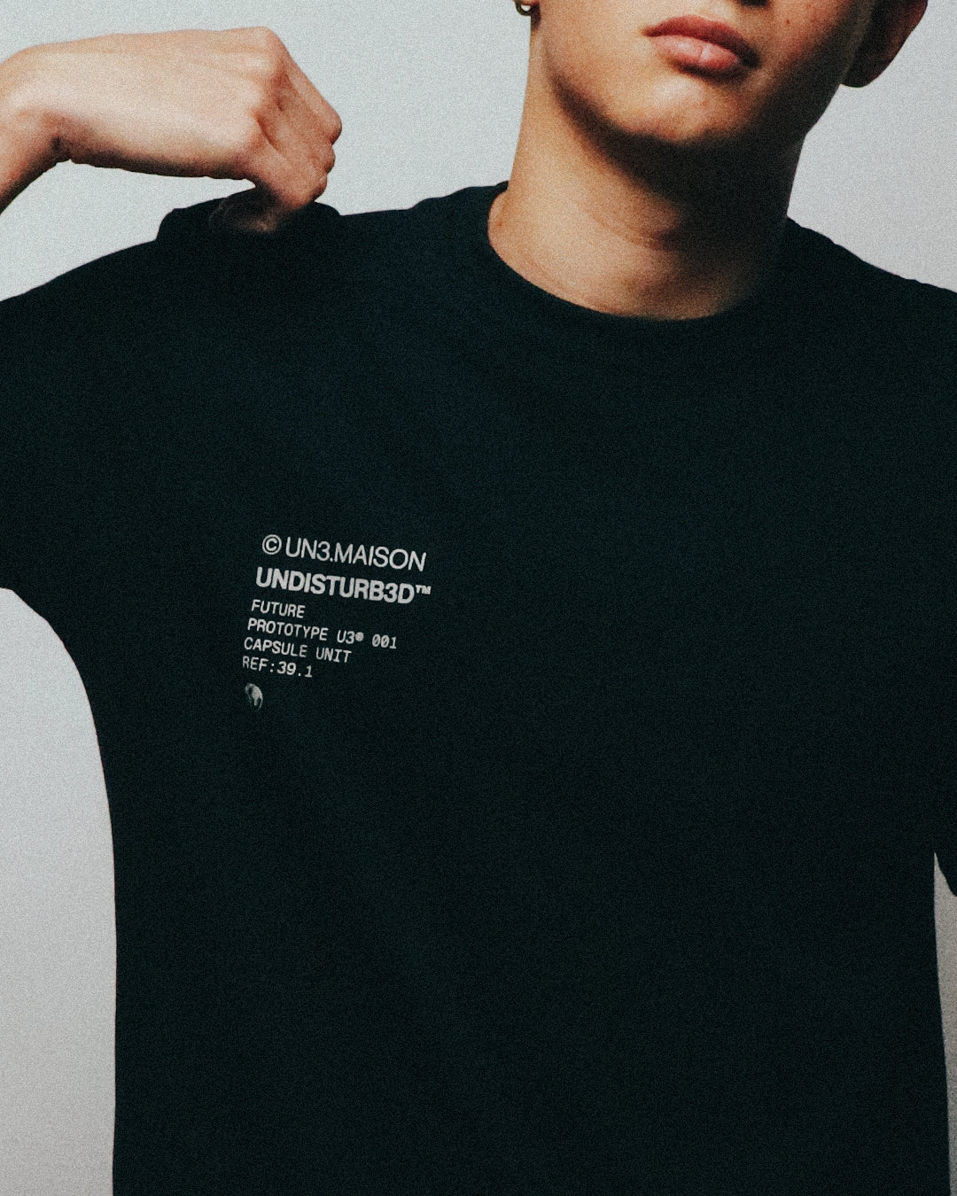 UN3 MAISON -  REGULAR FIT T-SHIRT